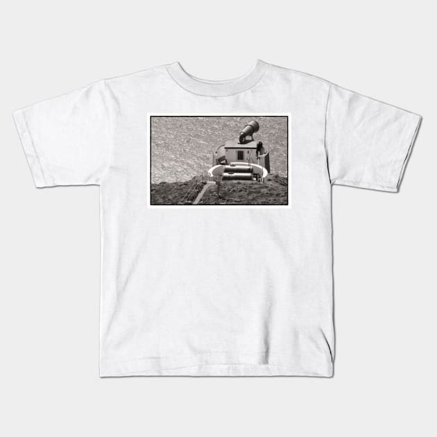 Bird watcher viewing birds from the foghorn - Mull of Galloway, Scotland Kids T-Shirt by richflintphoto